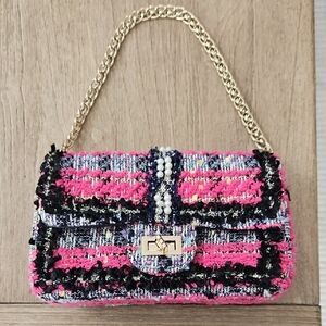 Chic Pink Tweed Chain Shoulder Bag
